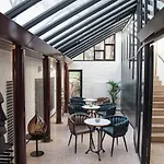 Ξενοδοχείο Domicil 4*