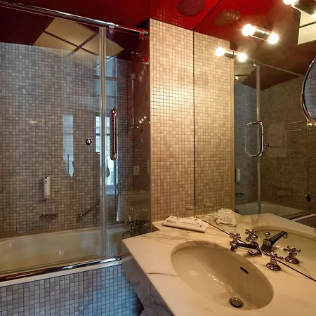 Hotel Domicil 4*
