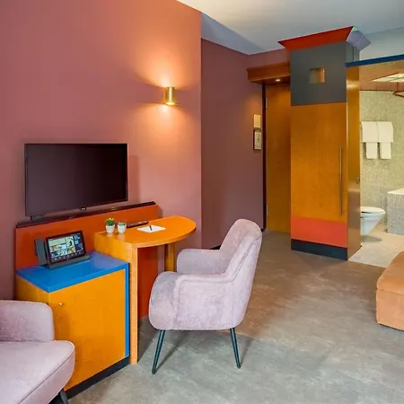 Hotel Domicil 4*
