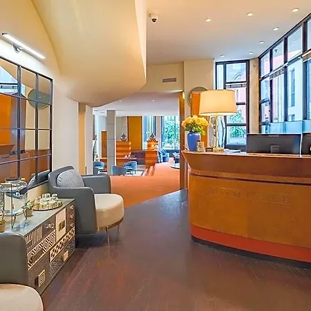 Hotel Domicil 4*